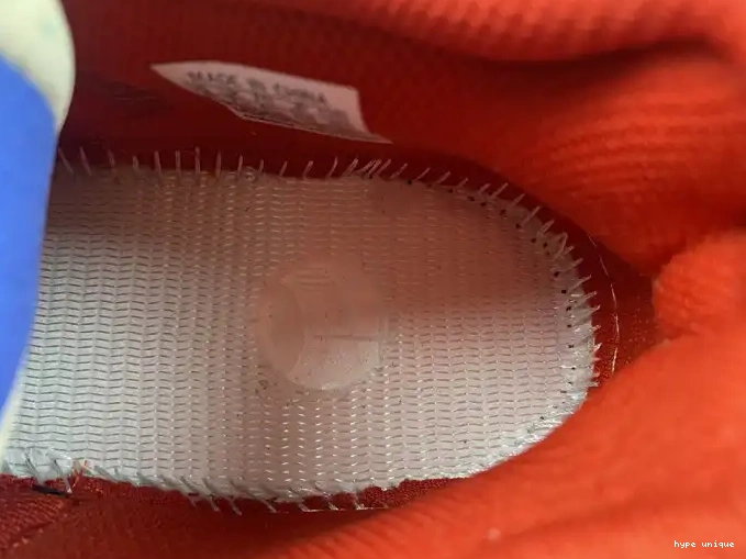 hype Red HQ6979 700 Yeezy Boost Adidas Hi-Res 0518
